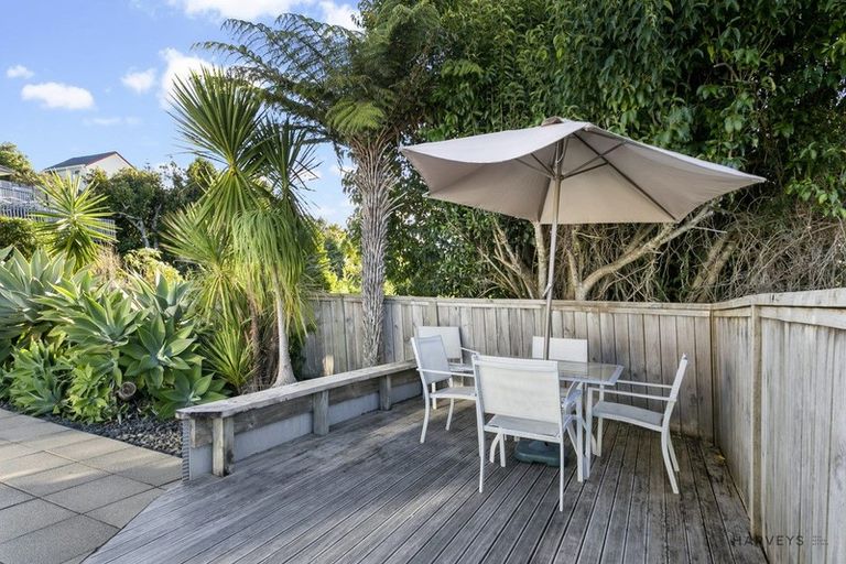 Photo of property in 6 Fairmount Road, Titirangi, Auckland, 0604