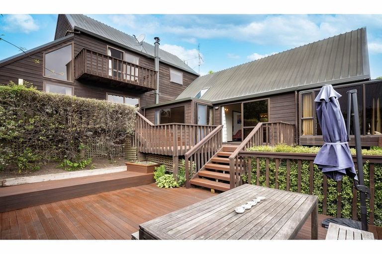 Photo of property in 7 Shalamar Drive, Cashmere, Christchurch, 8022