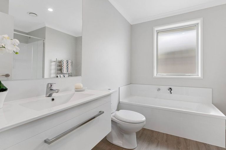 Photo of property in 2 Amelia Way, Pyes Pa, Tauranga, 3112