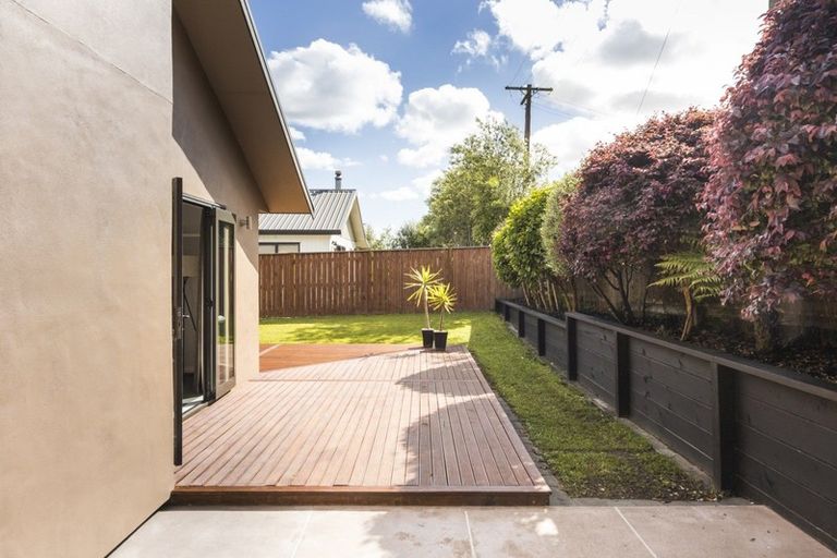 Photo of property in 128 Hillcrest Drive, Kelvin Grove, Palmerston North, 4414