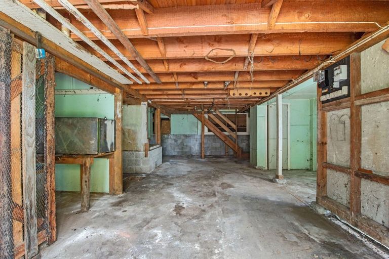 Photo of property in 102 Kawaha Point Road, Kawaha Point, Rotorua, 3010