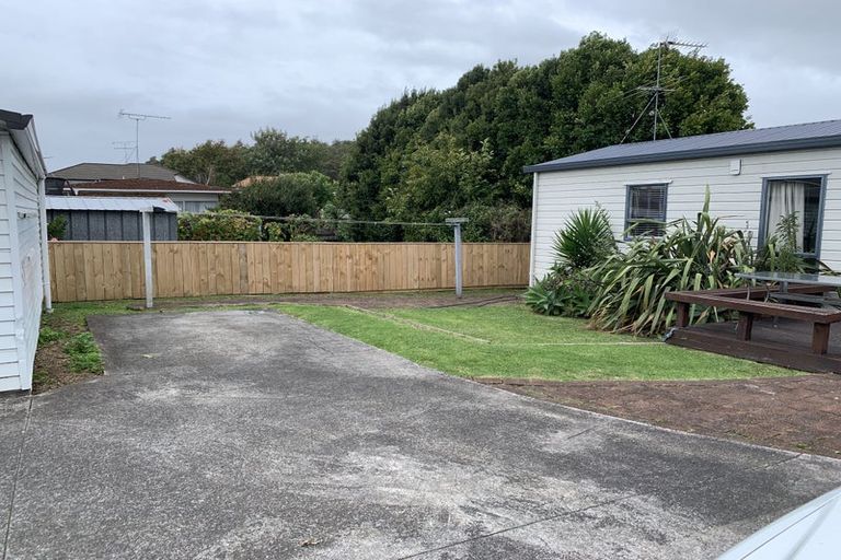 Photo of property in 28 Hillcrest Avenue, Hillcrest, Auckland, 0627