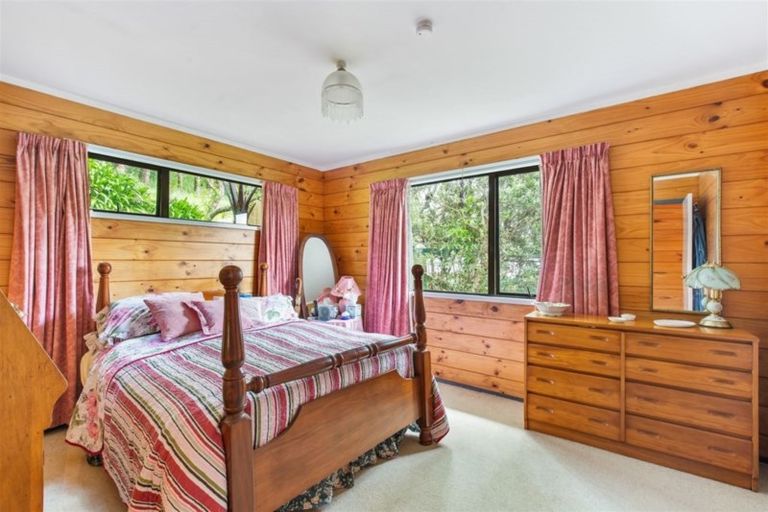 Photo of property in 15a Main Road, Tawa, Wellington, 5028