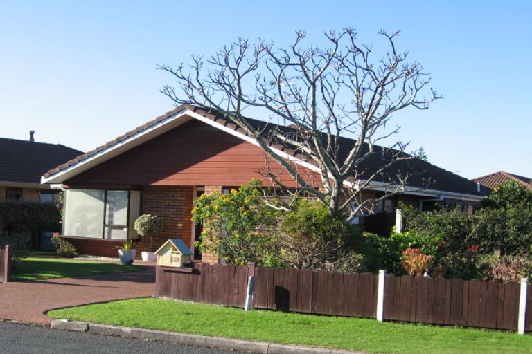 Photo of property in 29 Edward Avenue, Orewa, 0931