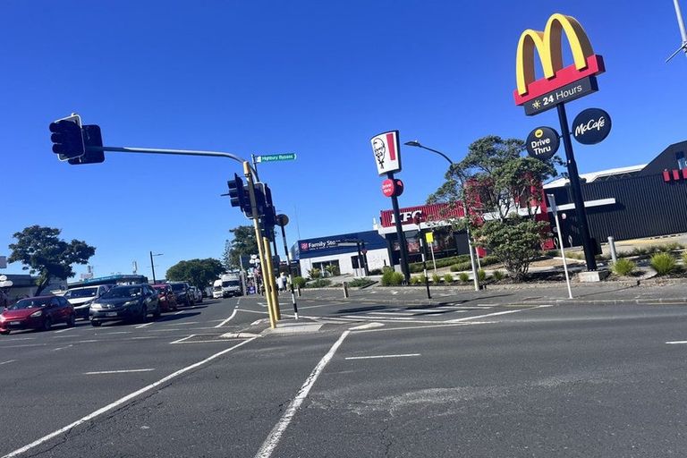 Photo of property in 134a Mokoia Road, Chatswood, Auckland, 0626