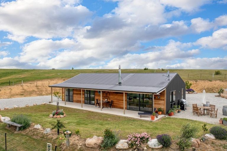 Photo of property in 25 Scrubby Gully Road, Waikerikeri, Alexandra, 9393