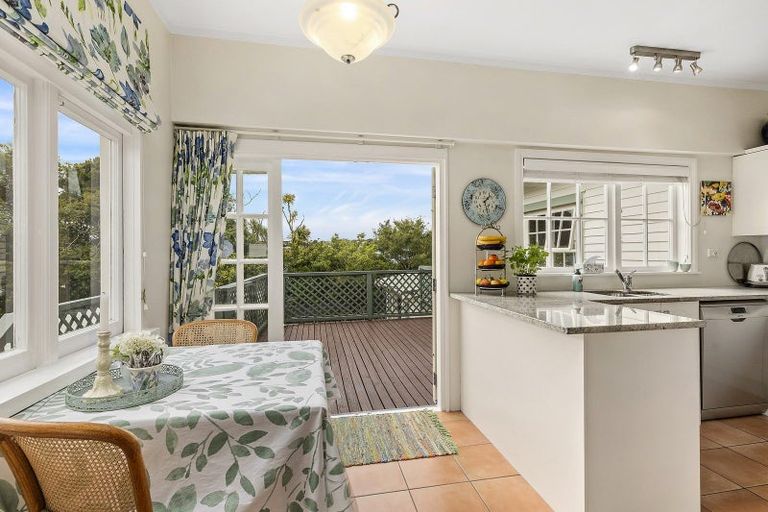 Photo of property in 37 Beauchamp Street, Karori, Wellington, 6012