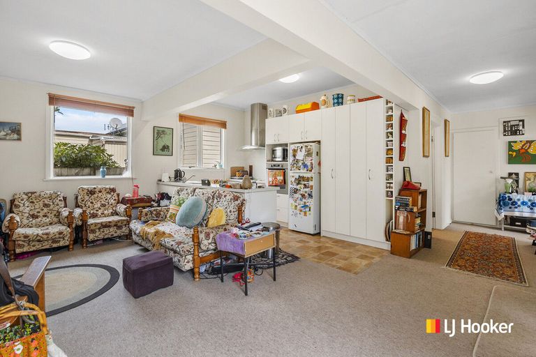 Photo of property in 23 Royal Crescent, Saint Kilda, Dunedin, 9012