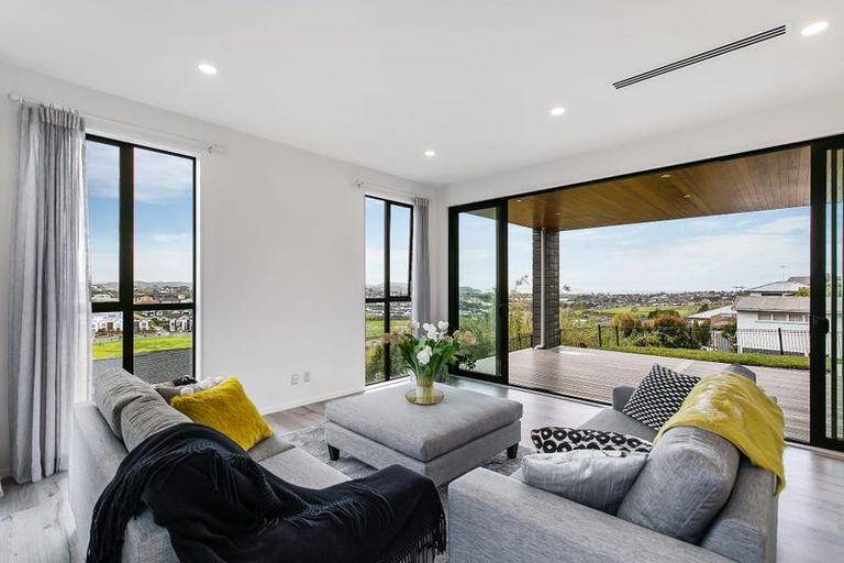 Photo of property in 98 Wainui Road, Silverdale, 0932