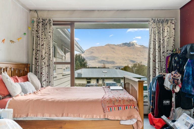 Photo of property in 22 Bowen Street, Queenstown, 9300