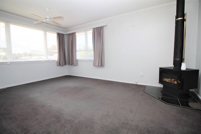 Photo of property in 133 Riverpark Crescent, Henderson, Auckland, 0610