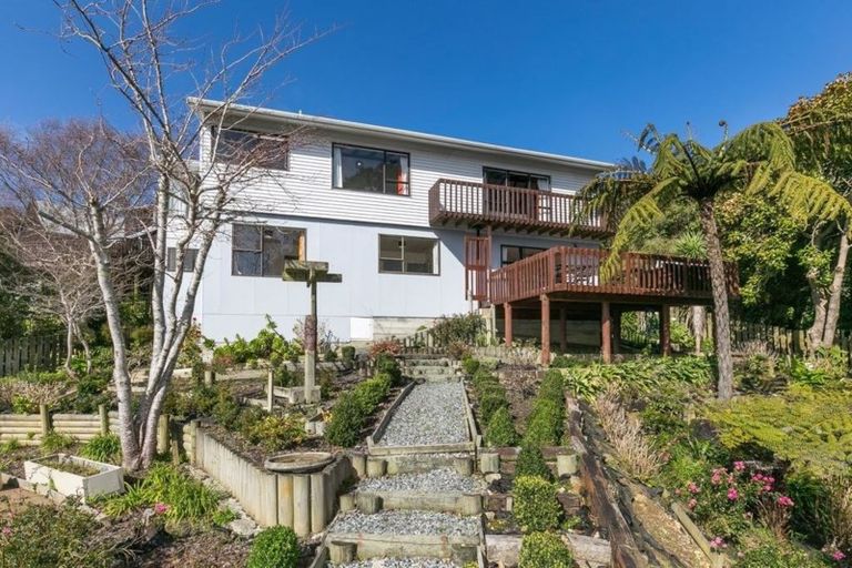 Photo of property in 7 Makatote Grove, Churton Park, Wellington, 6037