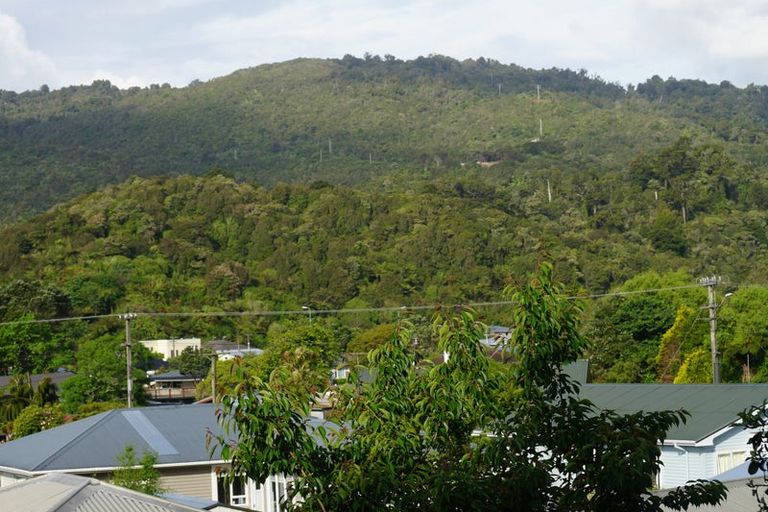Photo of property in 5 Leith Crescent, Greymouth, 7805