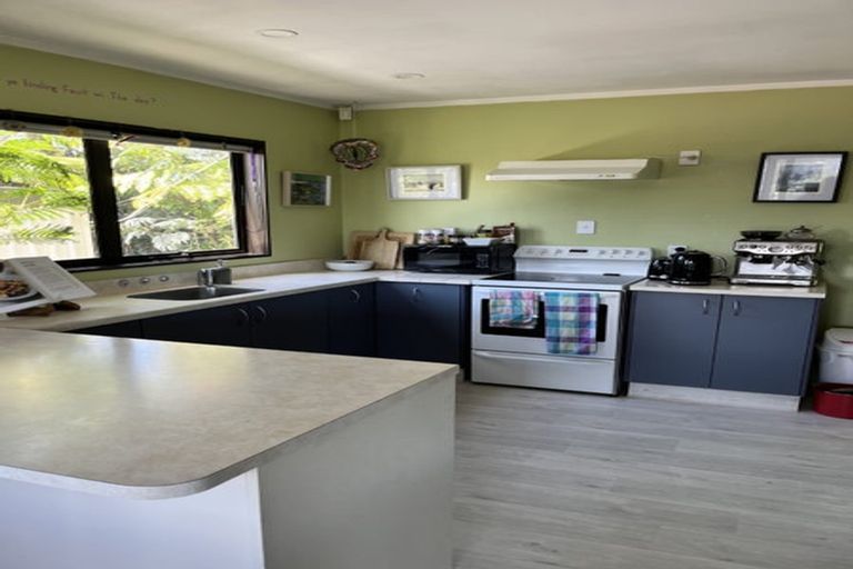 Photo of property in 136 Holborn Drive, Stokes Valley, Lower Hutt, 5019