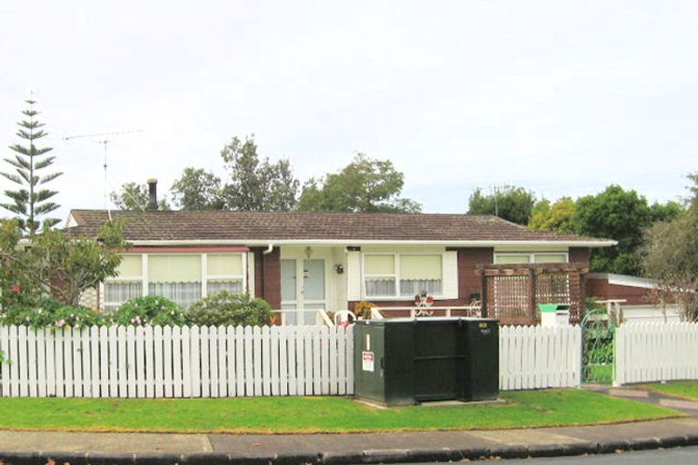 Photo of property in 12 Rosario Crescent, Red Beach, 0932