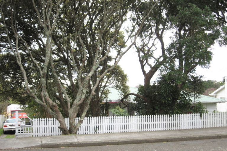 Photo of property in 19 Gavin Road, Raumati Beach, Paraparaumu, 5032