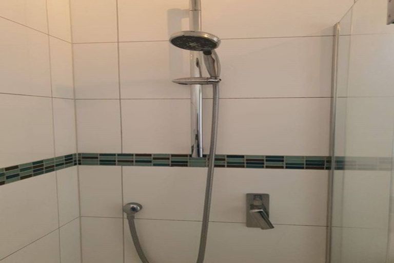 Photo of property in 9 Hinau Street, New Lynn, Auckland, 0600