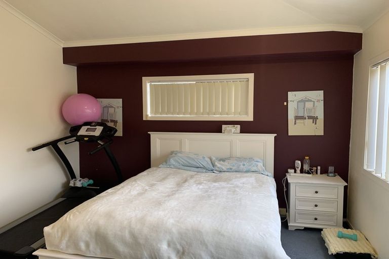 Photo of property in 2a Charlenne Close, Ranui, Auckland, 0612