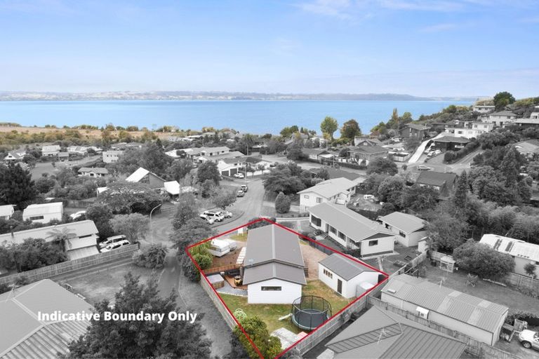 Photo of property in 8 Taurus Place, Kawaha Point, Rotorua, 3010
