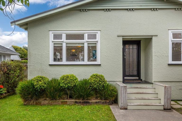 Photo of property in 1c Rutherford Street, Belmont, Auckland, 0622