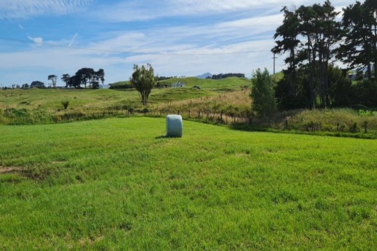 Photo of property in 206 Warea Road, Warea, New Plymouth, 4381