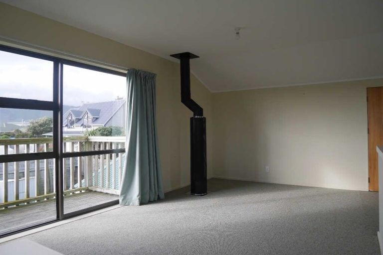 Photo of property in 13 Reeves Street, Waikanae Beach, Waikanae, 5036