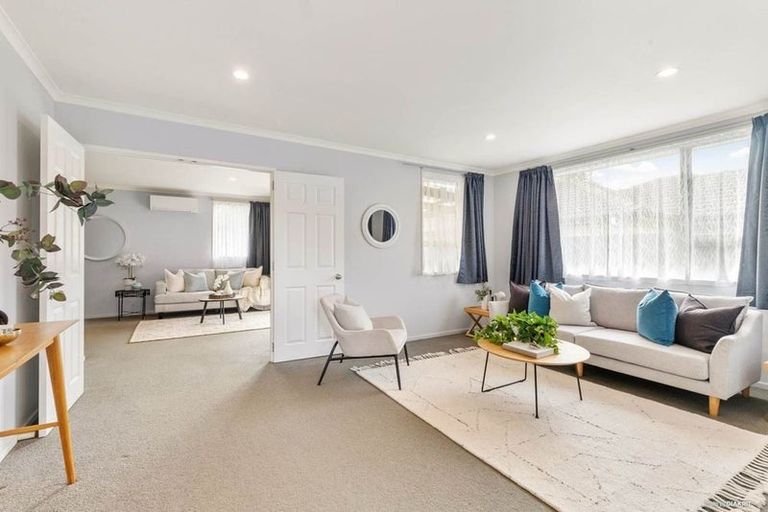 Photo of property in 7 Kathleen Reece Place, Waiuku, 2123