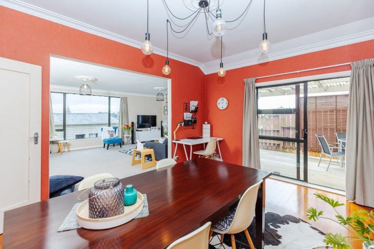 Photo of property in 90 Forest Lake Road, Forest Lake, Hamilton, 3200