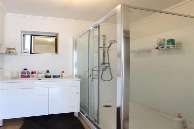 Photo of property in 1/48 Mirrabooka Avenue, Botany Downs, Auckland, 2010