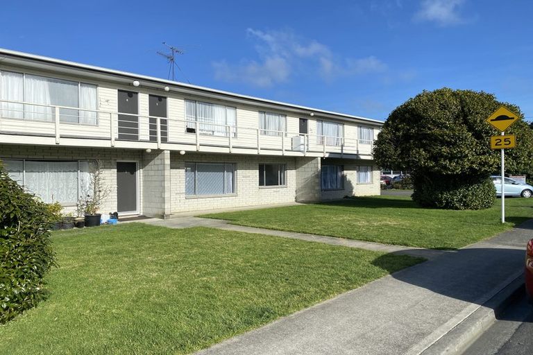 Photo of property in 9/8 Oxford Street, Tawa, Wellington, 5028