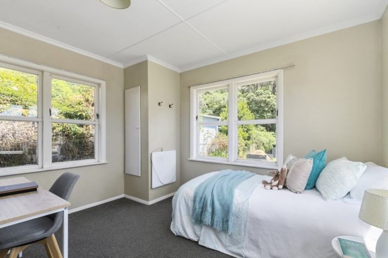 Photo of property in 68 Lees Grove, Wainuiomata, Lower Hutt, 5014