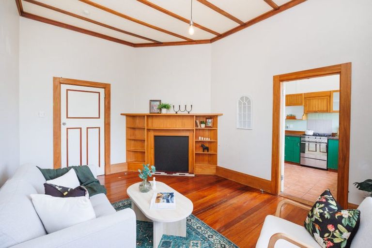 Photo of property in 110 Featherston Street, Takaro, Palmerston North, 4412