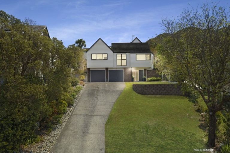 Photo of property in 6 Malda Grove, Khandallah, Wellington, 6035