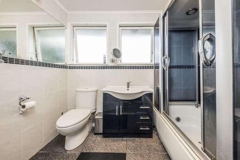 Photo of property in 28 Boundary Road, Opaheke, Papakura, 2113