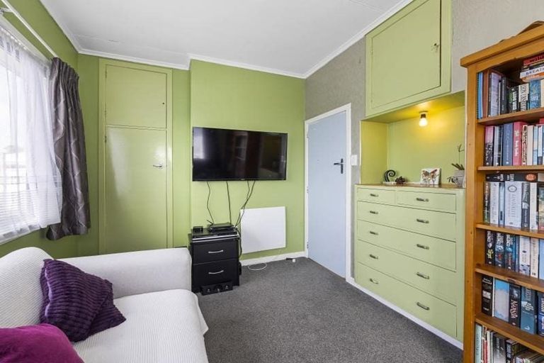 Photo of property in 11 Tasman Street, Opunake, 4616