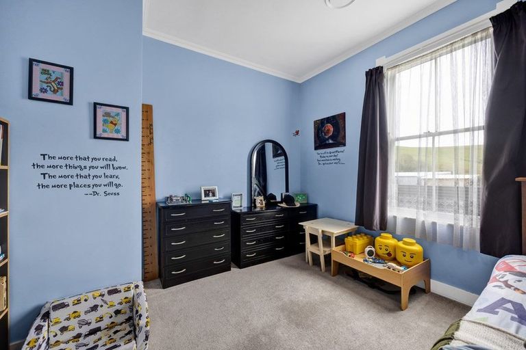 Photo of property in 221 Bridge Street, Eltham, 4322