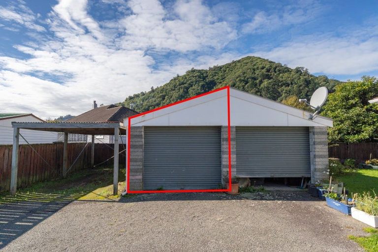 Photo of property in 46 York Street, Picton, 7220