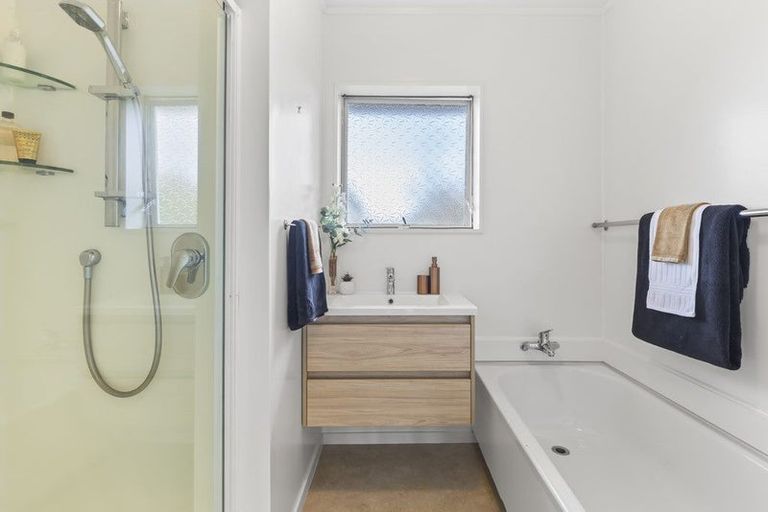 Photo of property in 2/21 Jutland Road, Hauraki, Auckland, 0622