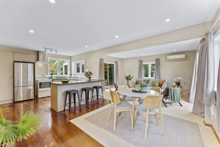 Photo of property in 25 Kiriwai Road, Paremata, Porirua, 5024