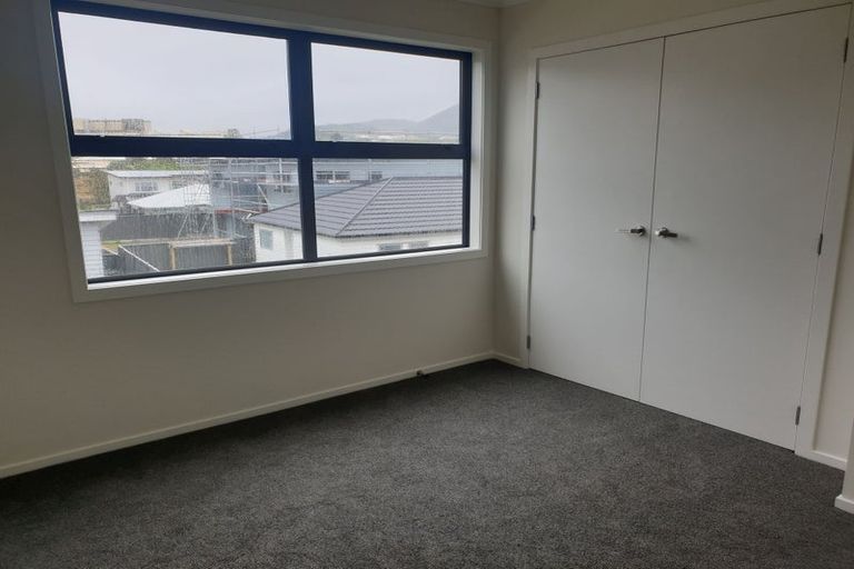 Photo of property in 27 Karearea Avenue, Kenepuru, Porirua, 5022