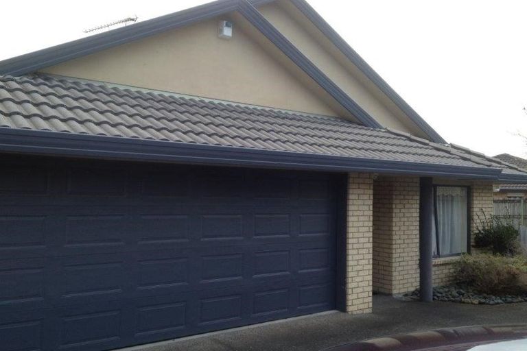 Photo of property in 61 Armoy Drive, East Tamaki, Auckland, 2016