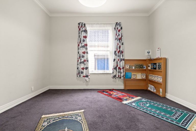 Photo of property in 195 Macandrew Road, South Dunedin, Dunedin, 9012