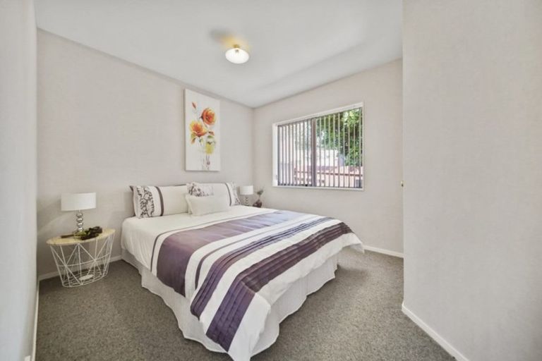 Photo of property in 2/527 Weymouth Road, Weymouth, Auckland, 2103