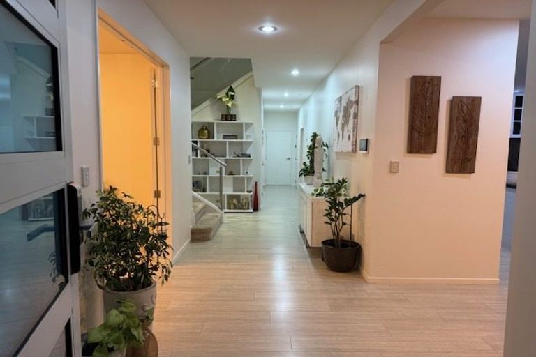 Photo of property in 1 Irongate Avenue, Ranui, Auckland, 0612