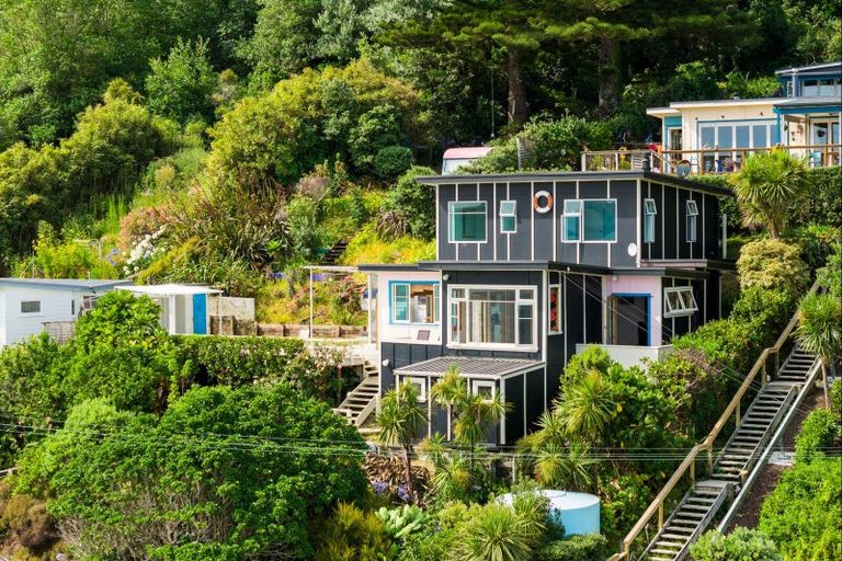 Photo of property in 53 Makorori Beach Road, Makorori, Gisborne, 4073