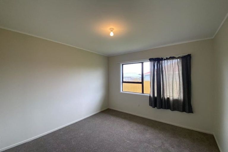 Photo of property in 2/24 Burundi Avenue, Clendon Park, Auckland, 2103