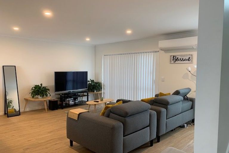 Photo of property in 15d Sealord Place, Manurewa, Auckland, 2102