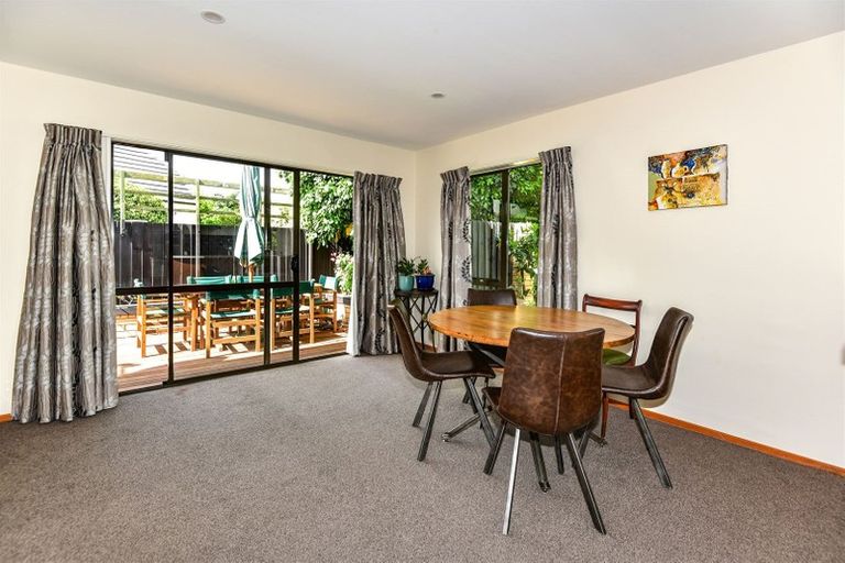 Photo of property in 23 Derenzy Place, Avonhead, Christchurch, 8042