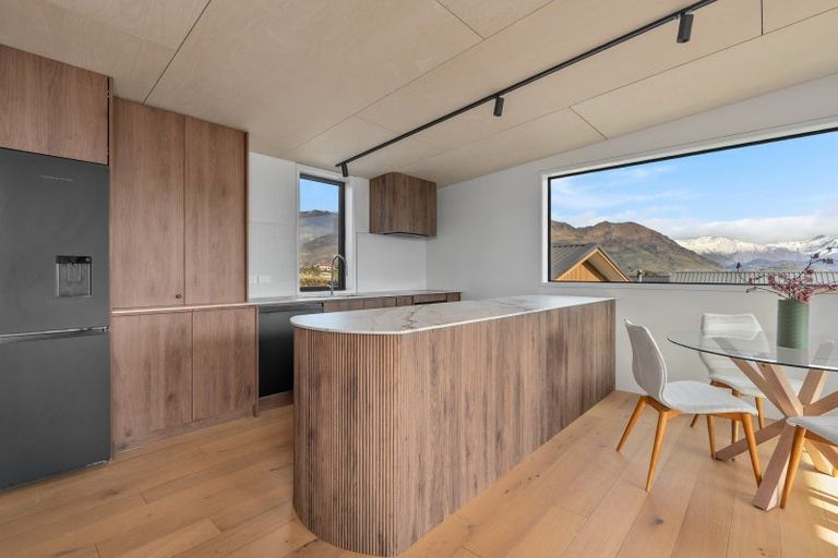 Photo of property in 7 Tuke Lane, Wanaka, 9305