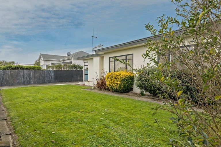 Photo of property in 51 Wood Street, Takaro, Palmerston North, 4410